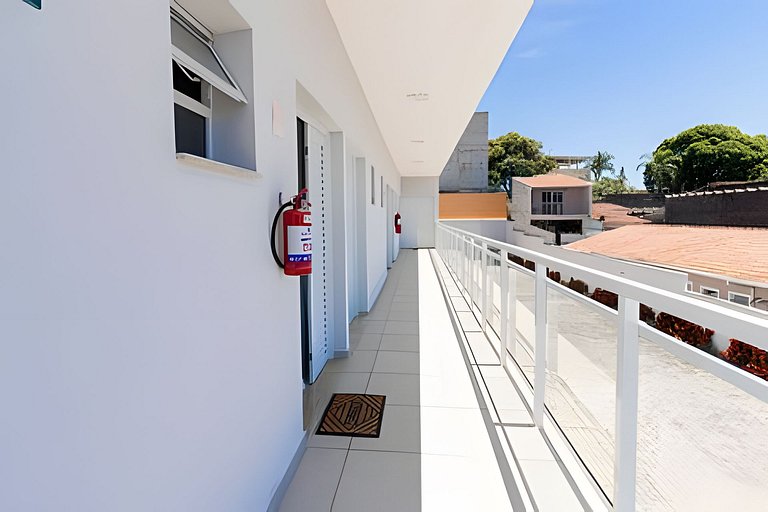 Condomínio gostoso em Peruibe - piscina e garagem