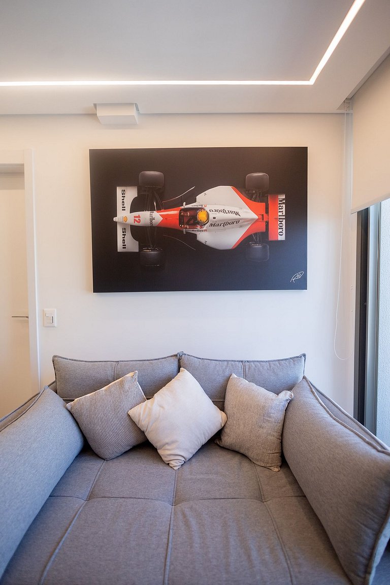 Apto c/ ar, piscina e academia