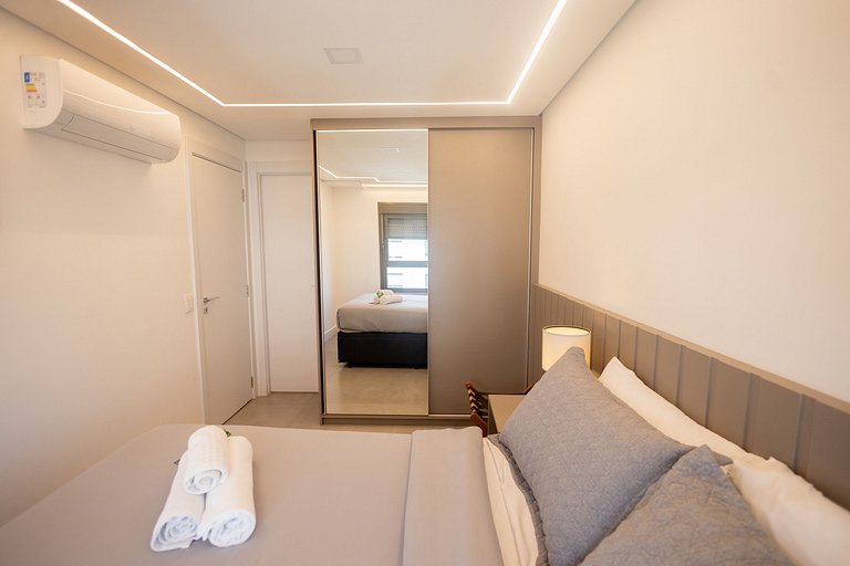 Apto c/ ar, piscina e academia