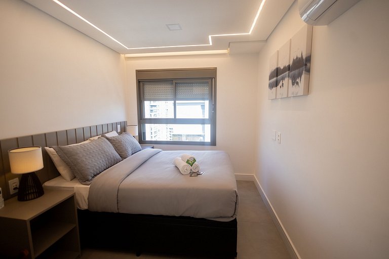 Apto c/ ar, piscina e academia