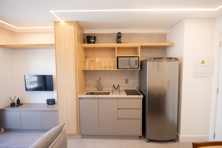 Apto c/ ar, piscina e academia