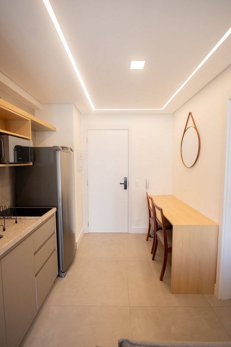 Apto c/ ar, piscina e academia