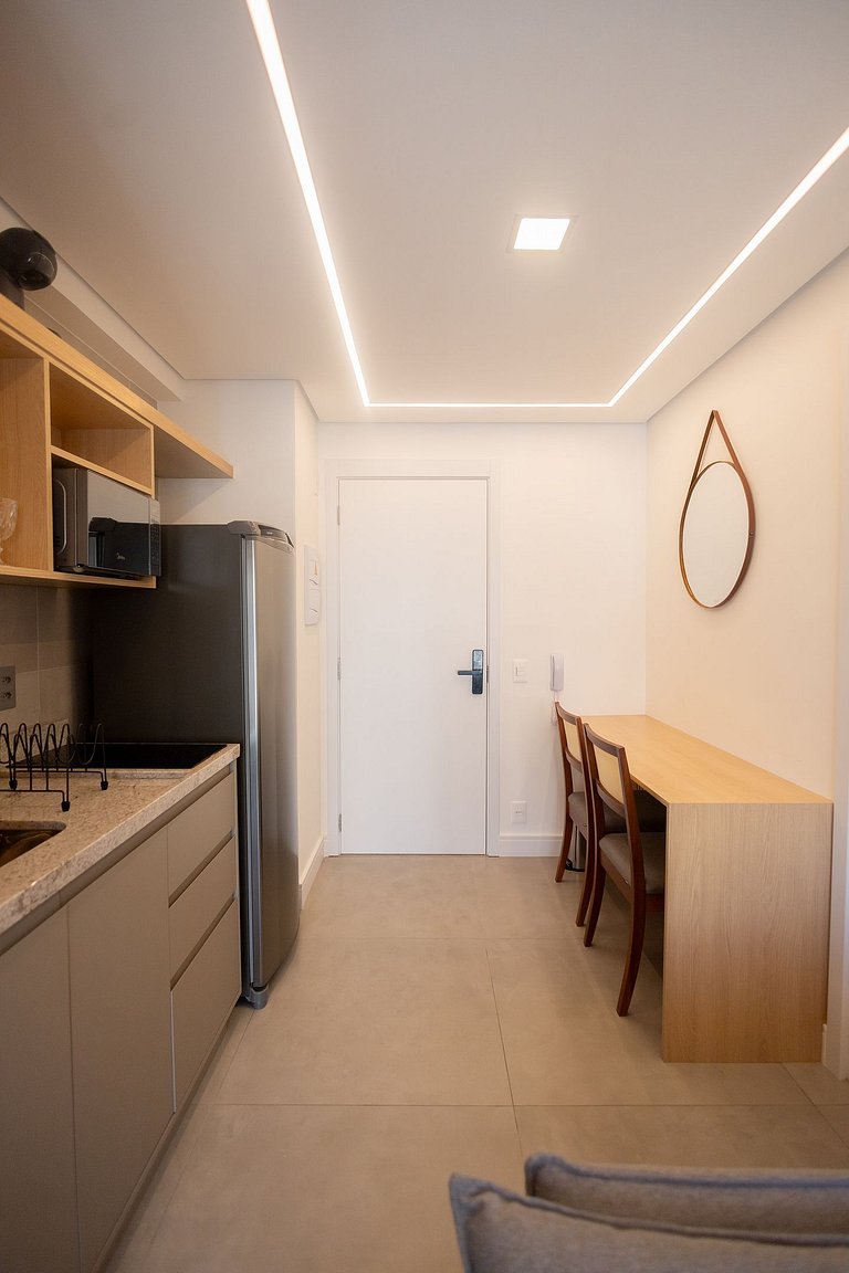 Apto c/ ar, piscina e academia