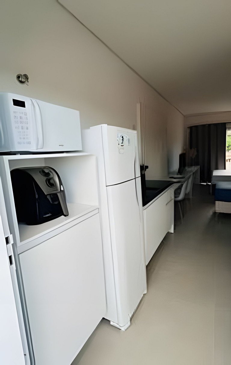 Studio para 3 pessoas com piscina no centro de Peruíbe