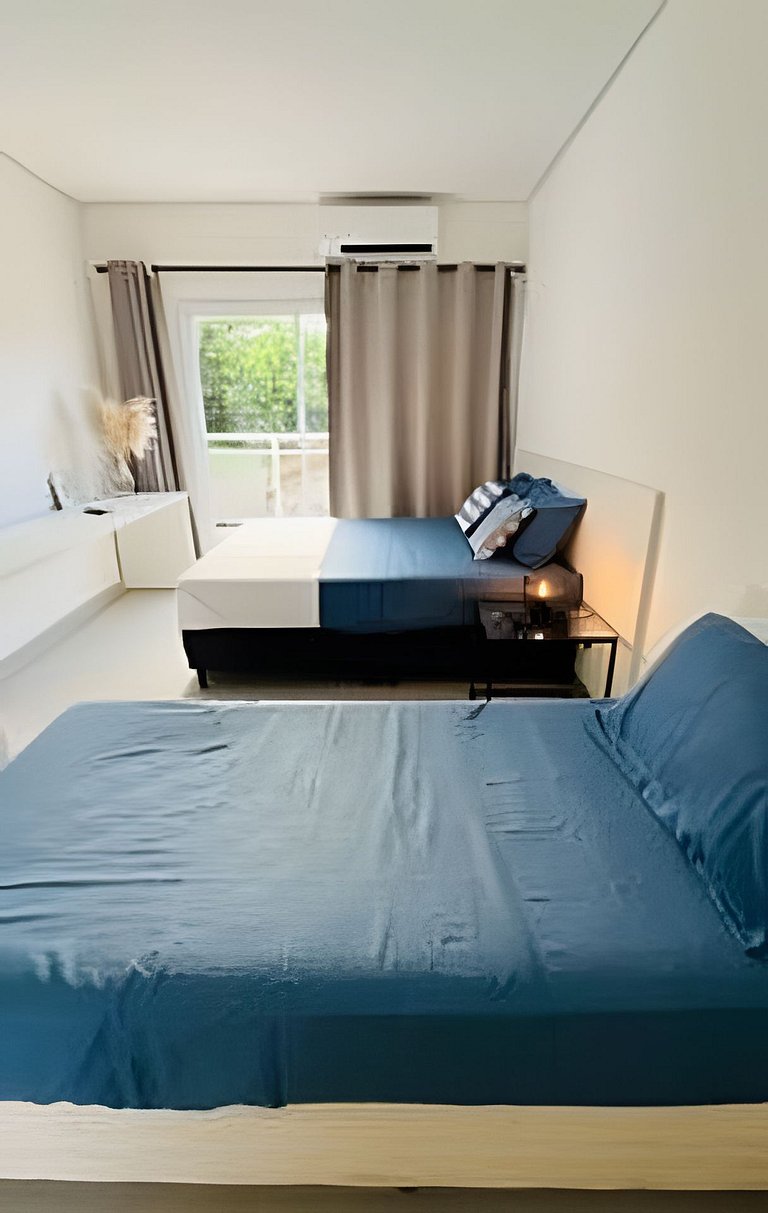 Studio para 3 pessoas com piscina no centro de Peruíbe