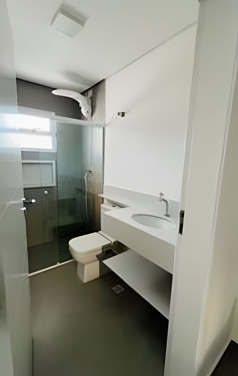 Studio para 3 pessoas com piscina no centro de Peruíbe