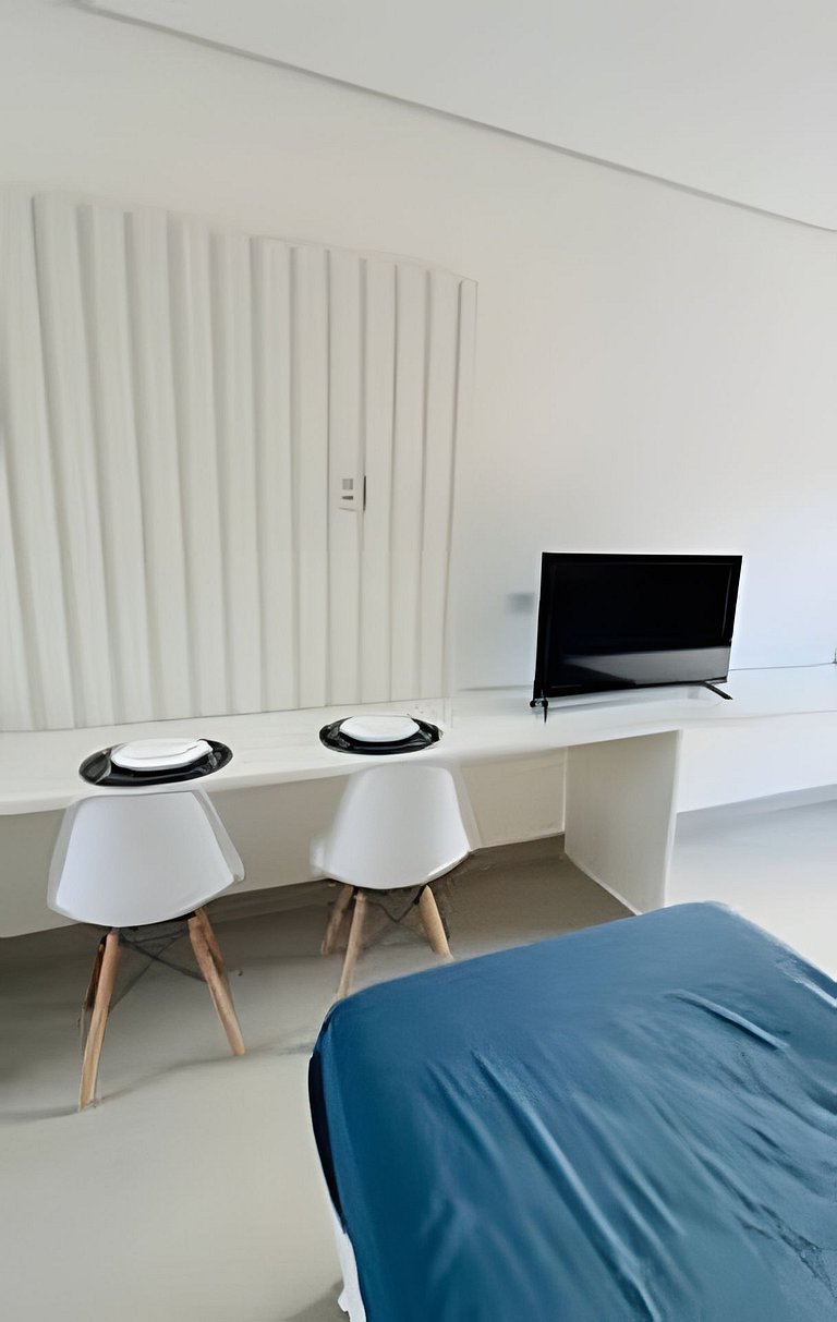 Studio para 3 pessoas com piscina no centro de Peruíbe