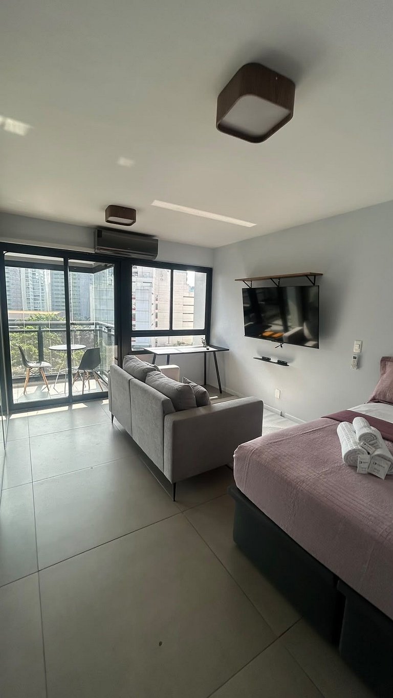 Studio moderno com varanda e vista na Vila Olímpia