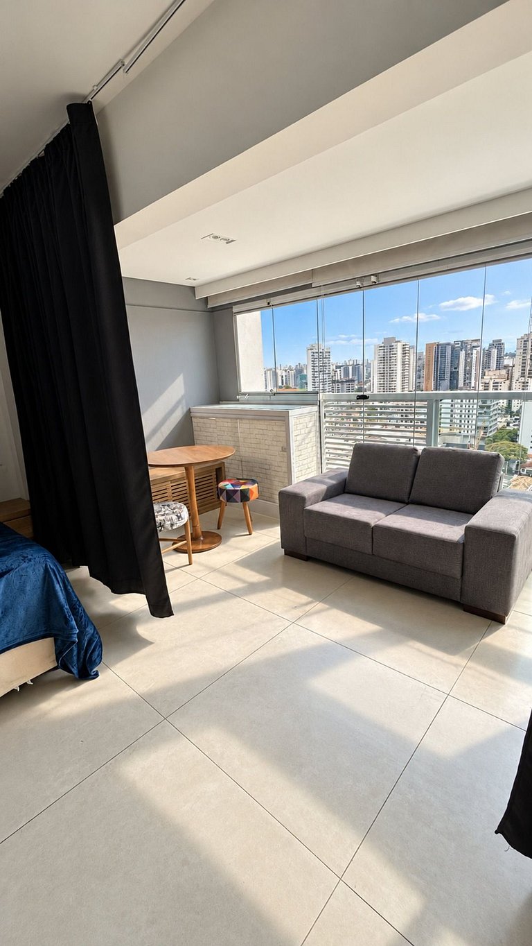 Studio no Brooklin com piscina e academia