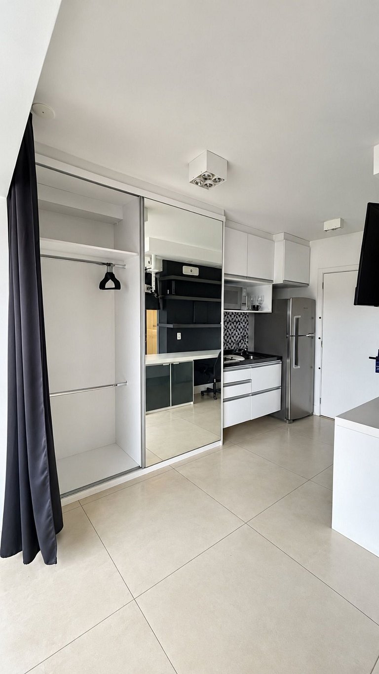 Studio no Brooklin com piscina e academia