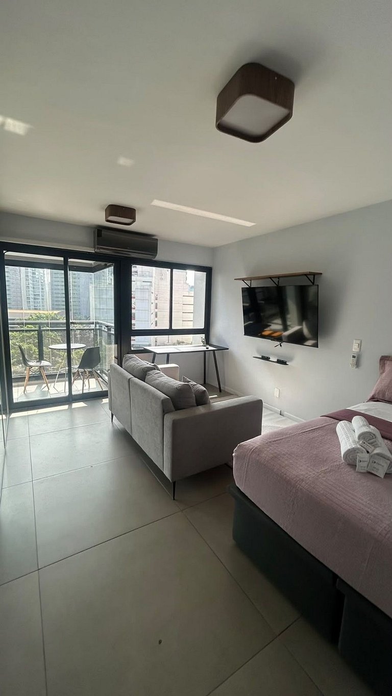 Studio moderno com varanda e vista na Vila Olímpia