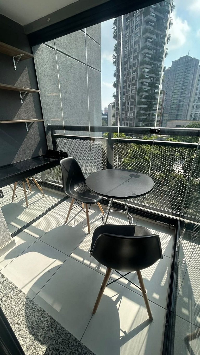 Studio moderno com varanda e vista na Vila Olímpia