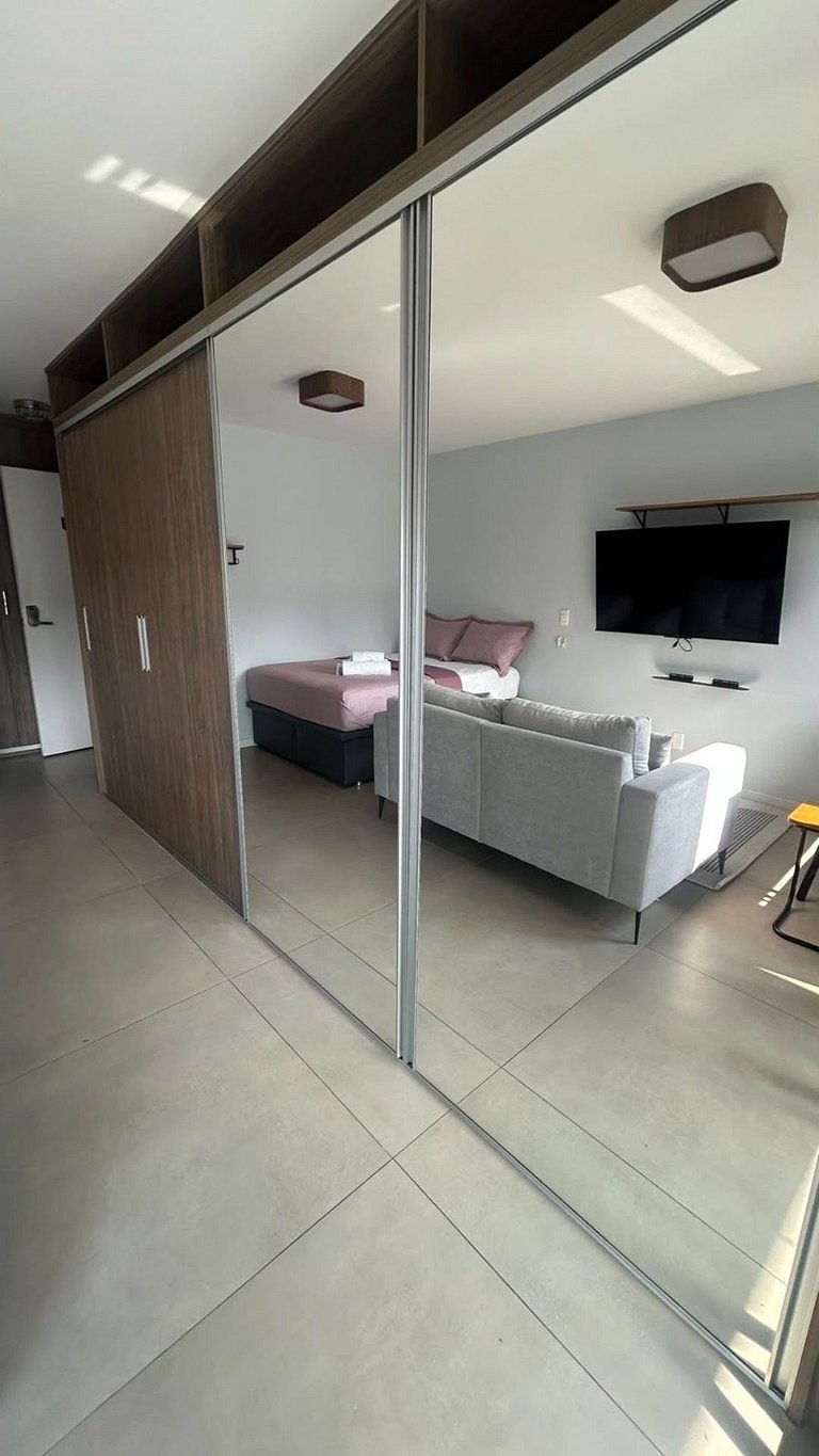 Studio moderno com varanda e vista na Vila Olímpia