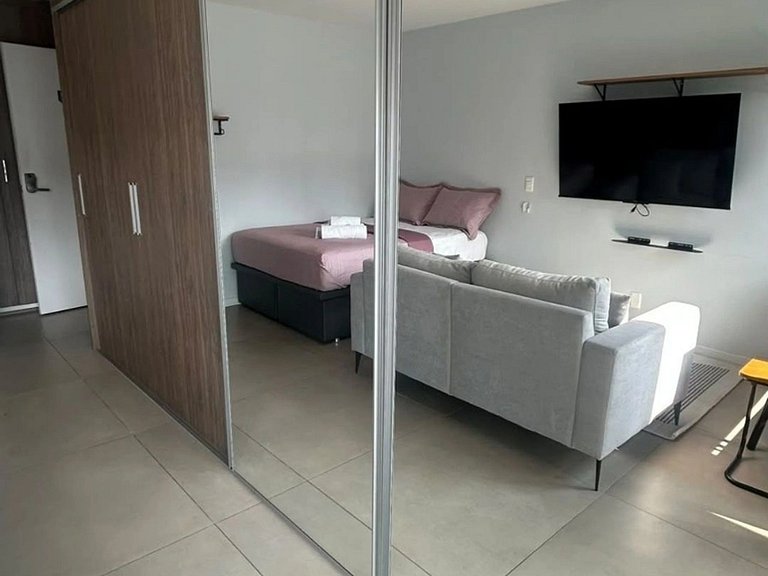 Studio moderno com varanda e vista na Vila Olímpia
